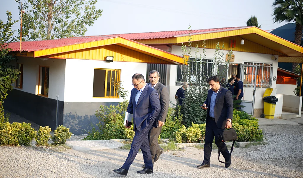 بازدید دکتر یونسی استاندار مازندران از کارخانه اکسیر ساز شمال